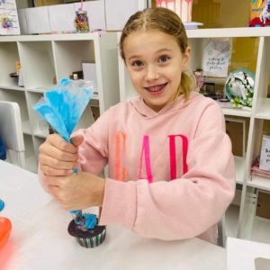 KIDS BUTTERCREAM & PIPING - PRIVATE LESSON - 8+